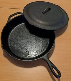what is a cast iron pan